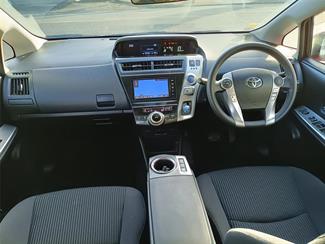 2015 Toyota Prius - Thumbnail