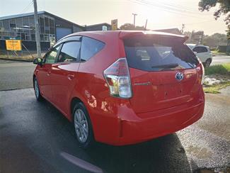 2015 Toyota Prius - Thumbnail