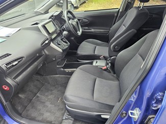 2014 Toyota Wish - Thumbnail