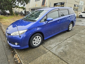 2014 Toyota Wish - Thumbnail