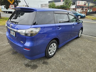 2014 Toyota Wish - Thumbnail