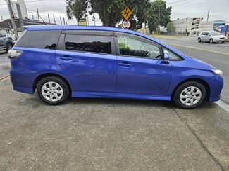 2014 Toyota Wish - Thumbnail