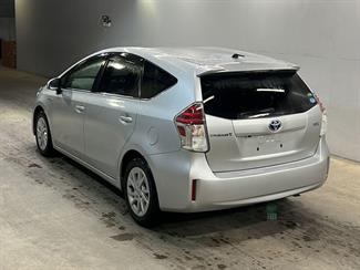 2017 Toyota Prius - Thumbnail