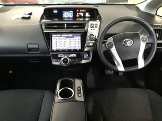 2017 Toyota Prius - Thumbnail