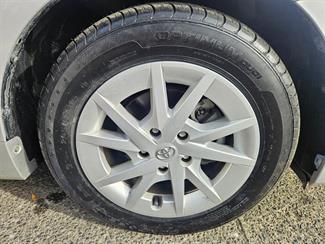 2017 Toyota Prius - Thumbnail