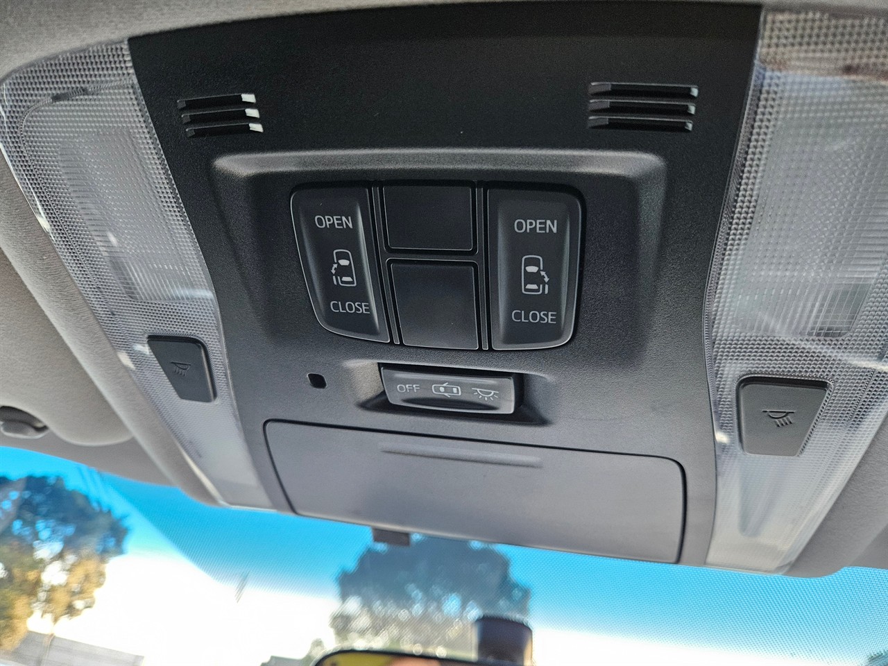 2016 Toyota Vellfire