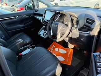 2016 Toyota Vellfire - Thumbnail
