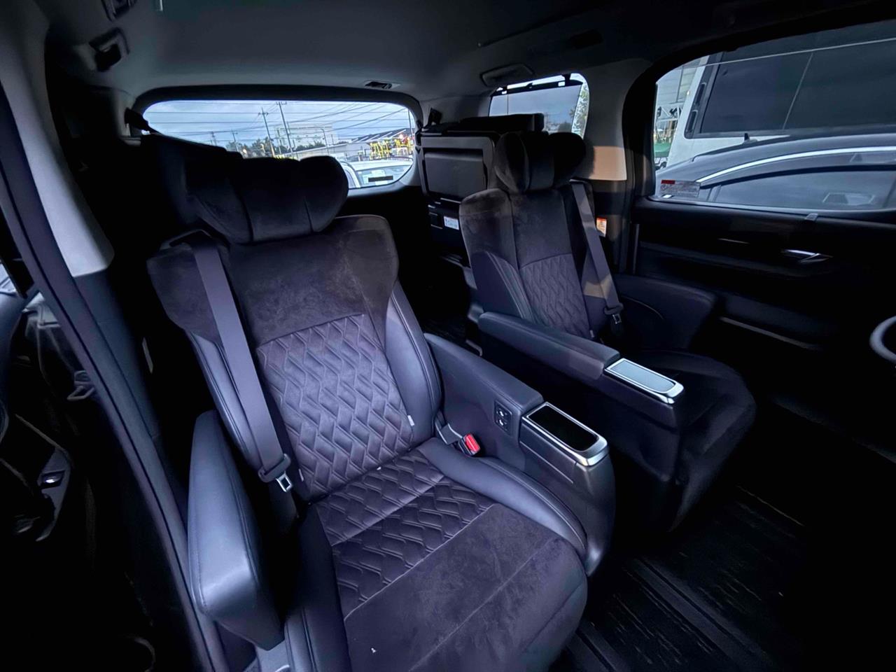 2017 Toyota Vellfire