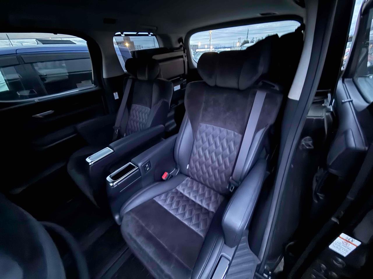 2017 Toyota Vellfire