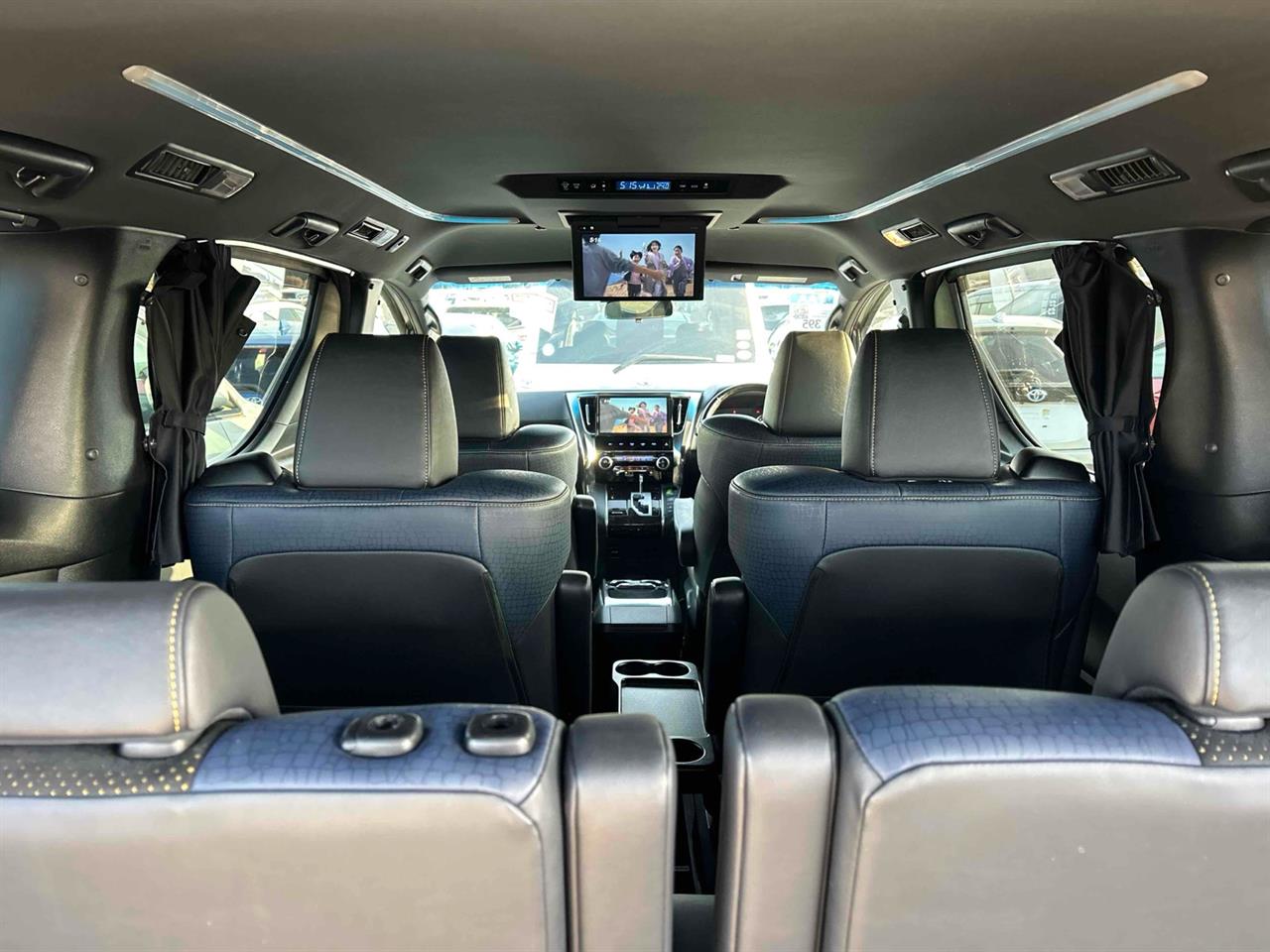 2016 Toyota Vellfire