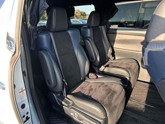2016 Toyota Vellfire - Thumbnail