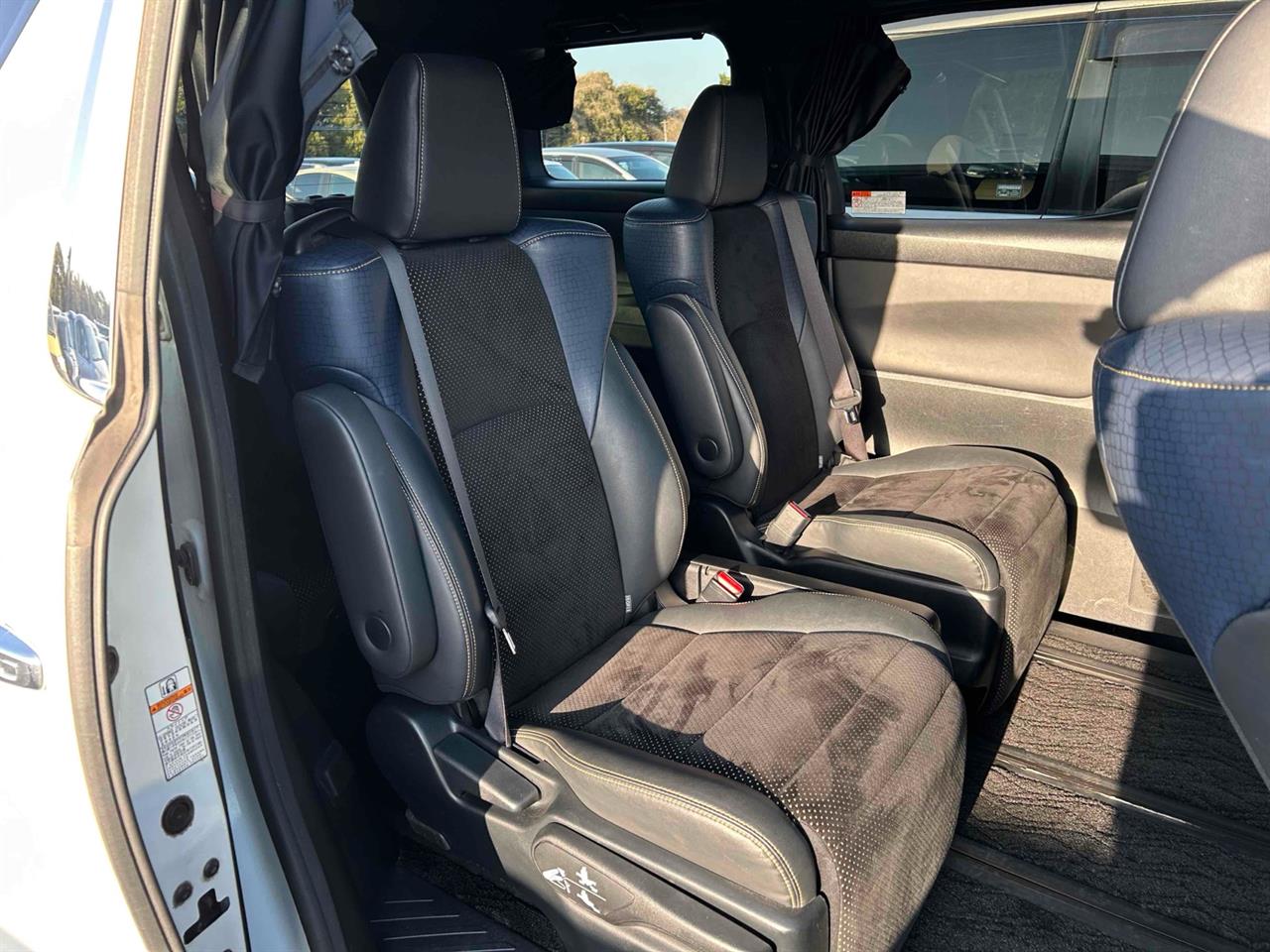 2016 Toyota Vellfire