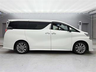 2016 Toyota Vellfire - Thumbnail