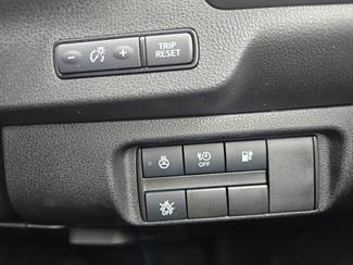 2021 Nissan Leaf - Thumbnail