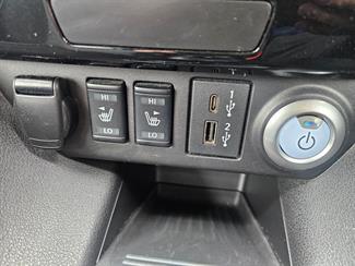 2021 Nissan Leaf - Thumbnail