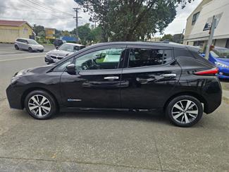 2021 Nissan Leaf - Thumbnail