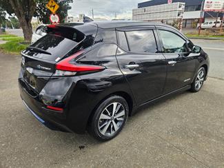 2021 Nissan Leaf - Thumbnail