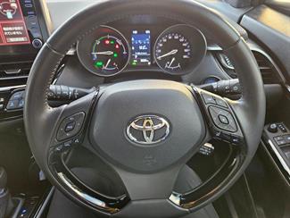 2021 Toyota C-HR - Thumbnail