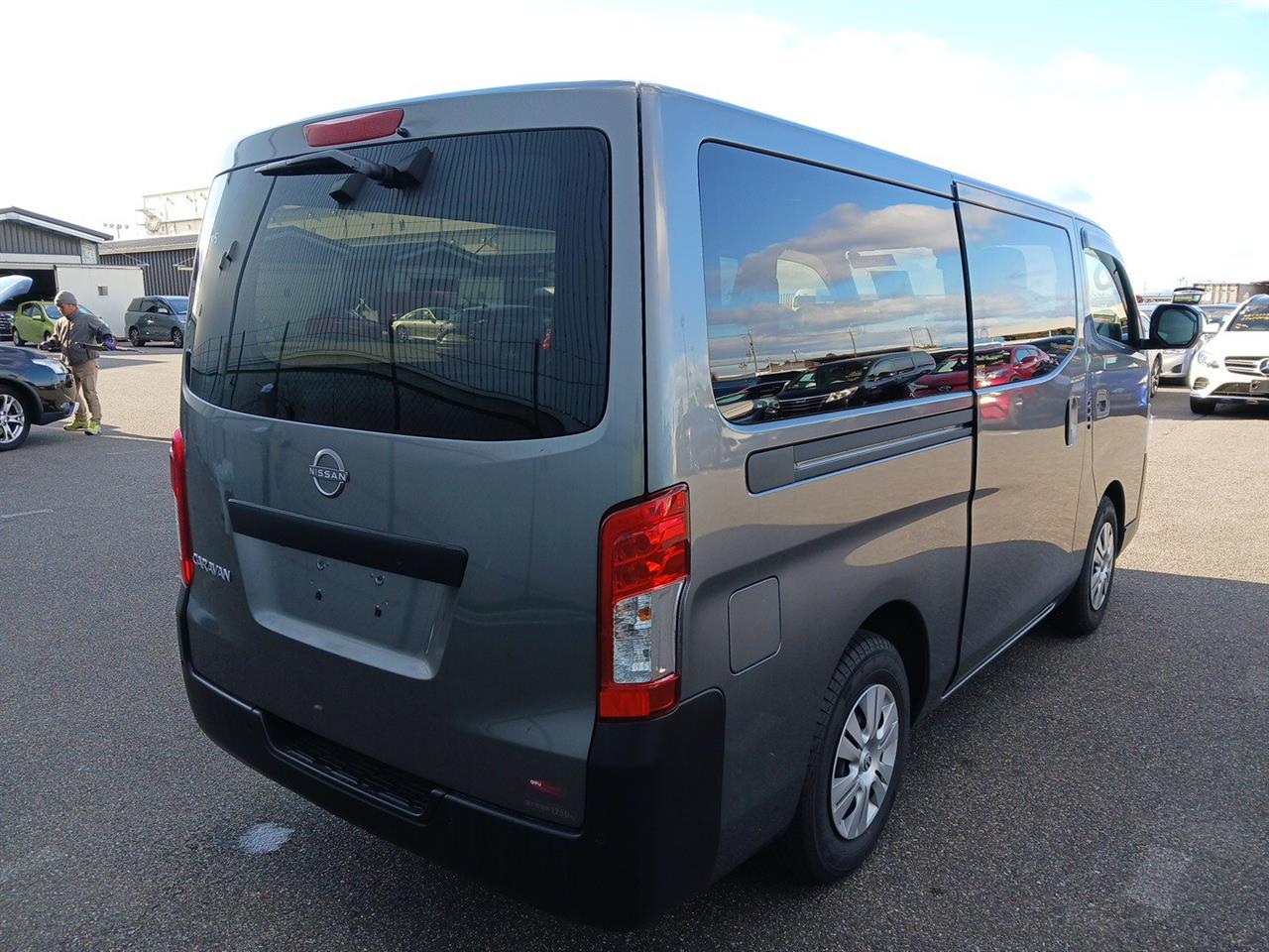2025 Nissan Caravan