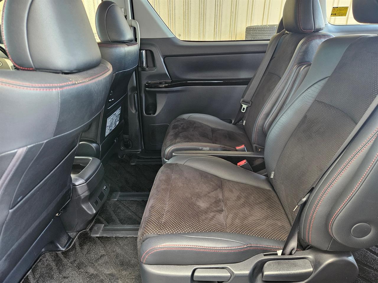 2014 Toyota Vellfire