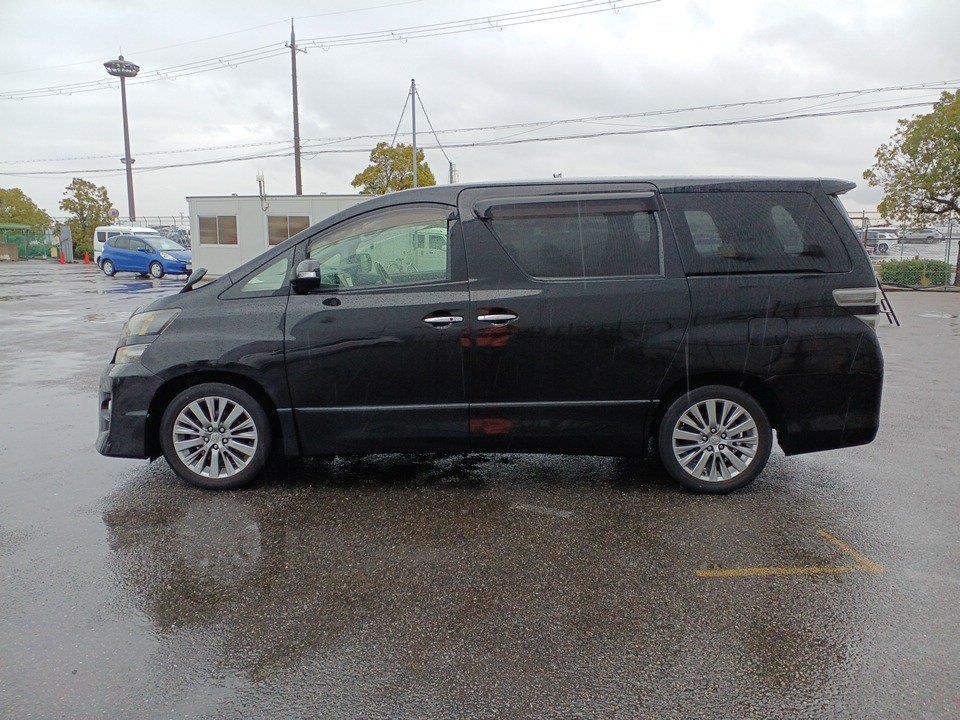 2014 Toyota Vellfire