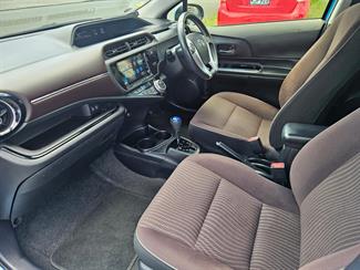 2016 Toyota Aqua - Thumbnail