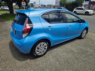 2016 Toyota Aqua - Thumbnail