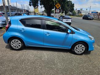 2016 Toyota Aqua - Thumbnail