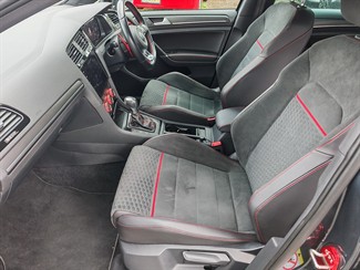 2019 Volkswagen Golf - Thumbnail