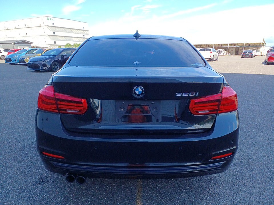 2018 BMW 320i