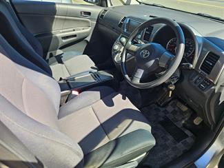 2006 Toyota Wish - Thumbnail
