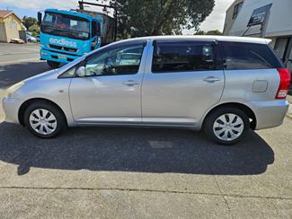 2006 Toyota Wish - Thumbnail