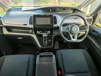 2020 Nissan Serena - Thumbnail