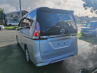 2020 Nissan Serena - Thumbnail