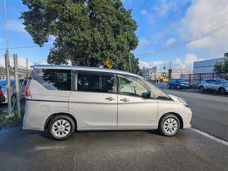 2020 Nissan Serena - Thumbnail
