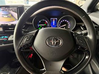 2018 Toyota C-HR - Thumbnail