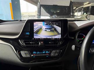 2018 Toyota C-HR - Thumbnail