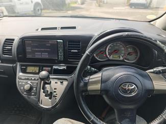 2007 Toyota Wish - Thumbnail