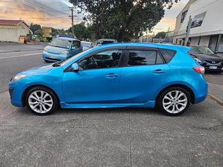 2010 Mazda Axela - Thumbnail