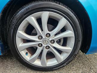 2010 Mazda Axela - Thumbnail