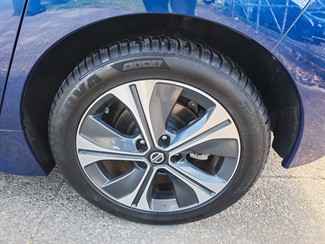 2019 Nissan Leaf - Thumbnail