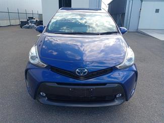 2019 Toyota Prius - Thumbnail