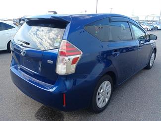 2019 Toyota Prius - Thumbnail