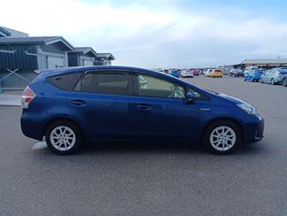 2019 Toyota Prius - Thumbnail