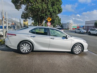 2019 Toyota Camry - Thumbnail