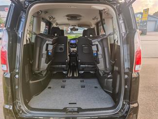 2019 Nissan Serena - Thumbnail