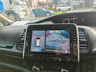 2019 Nissan Serena - Thumbnail