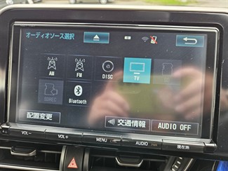 2017 Toyota C-HR - Thumbnail