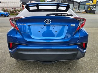 2017 Toyota C-HR - Thumbnail