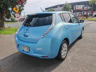 2016 Nissan Leaf - Thumbnail